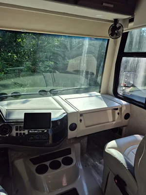 2023 THOR MOTOR COACH CHALLENGER photo 10