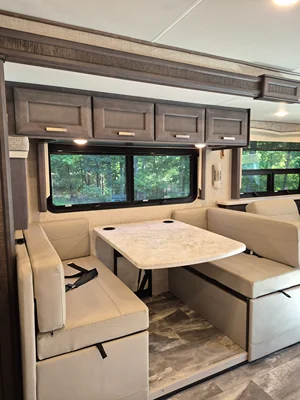 2023 THOR MOTOR COACH CHALLENGER photo 16