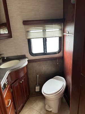 2009 TIFFIN MOTORHOMES PHAETON photo 10