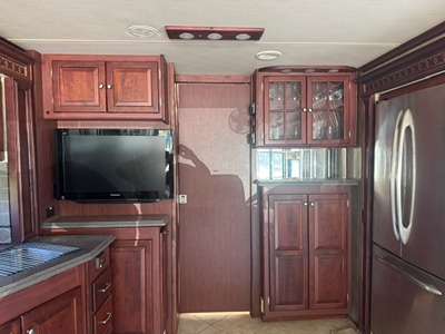 2009 TIFFIN MOTORHOMES PHAETON photo 4