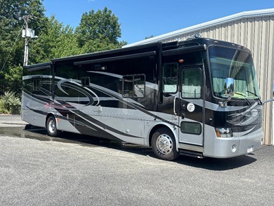 2009 TIFFIN MOTORHOMES PHAETON photo 2