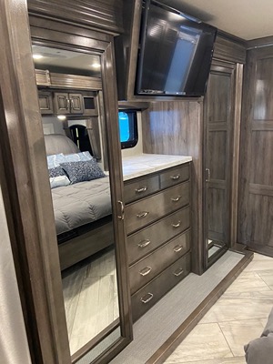 2022 FLEETWOOD DISCOVERY photo 3