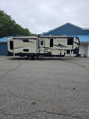 Used 2016 Keystone Montana High Country 305RL