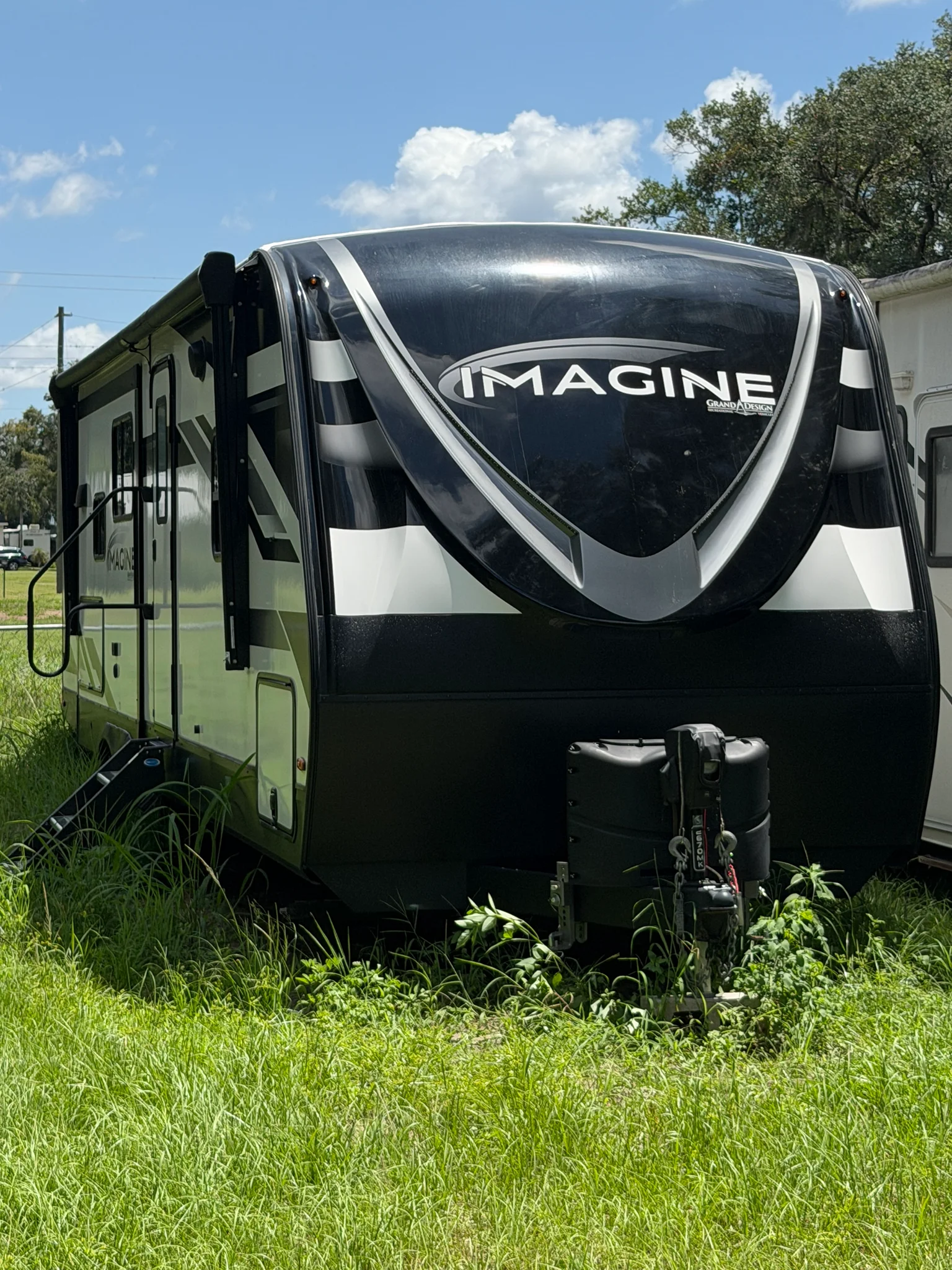 2022 GRAND DESIGN IMAGINE exterior