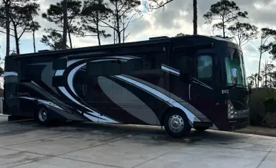 2016 THOR MOTOR COACH TUSCANY XTE photo 3
