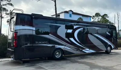 2016 THOR MOTOR COACH TUSCANY XTE photo 4