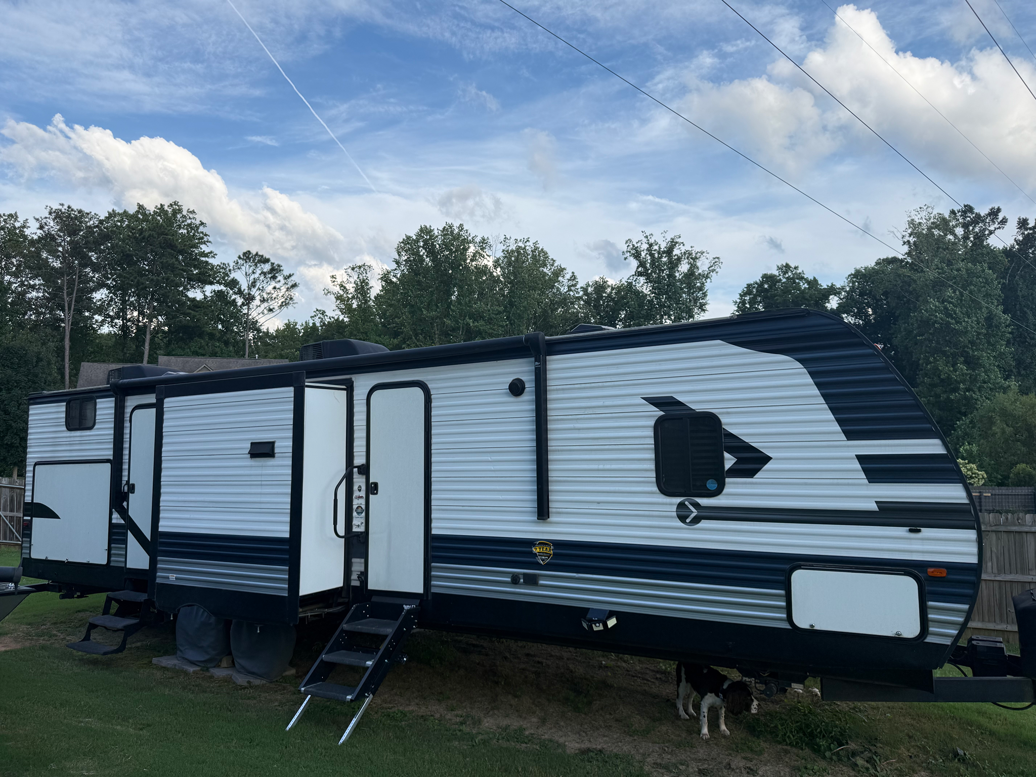 2021 CROSSROADS ZINGER exterior