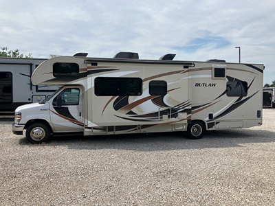 2018 THOR MOTOR COACH OUTLAW photo 3