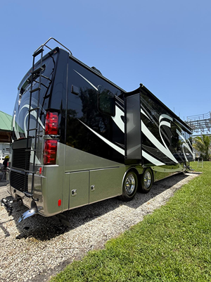 2020 THOR MOTOR COACH VENETIAN photo 4