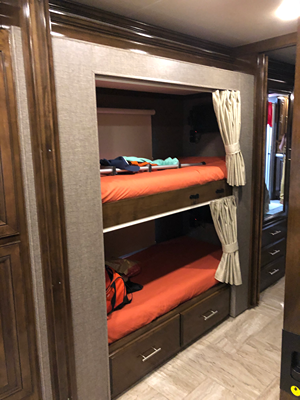 2020 THOR MOTOR COACH VENETIAN photo 18
