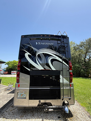 2020 THOR MOTOR COACH VENETIAN photo 3