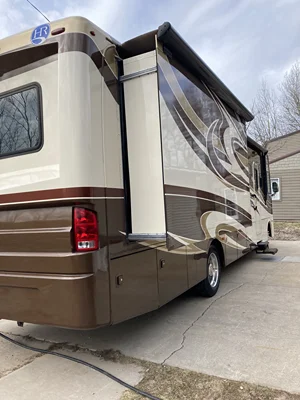 2012 HOLIDAY RAMBLER VACATIONER SE photo 5