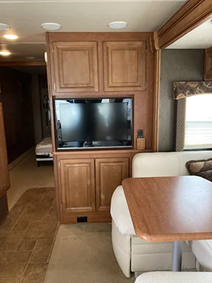 2012 HOLIDAY RAMBLER VACATIONER SE photo 14