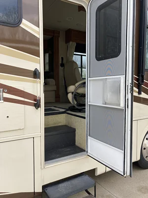 2012 HOLIDAY RAMBLER VACATIONER SE photo 10
