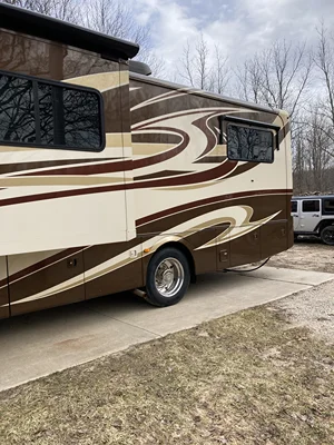 2012 HOLIDAY RAMBLER VACATIONER SE photo 9