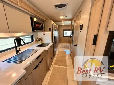 2027 Thor Motor Coach Inception photo 38