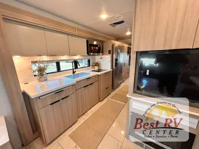 2027 Thor Motor Coach Inception photo 31