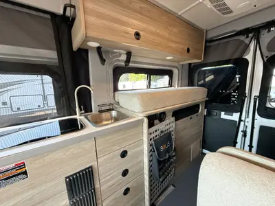 2025 Winnebago Solis photo 14