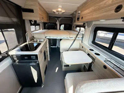 2025 Winnebago Solis photo 43