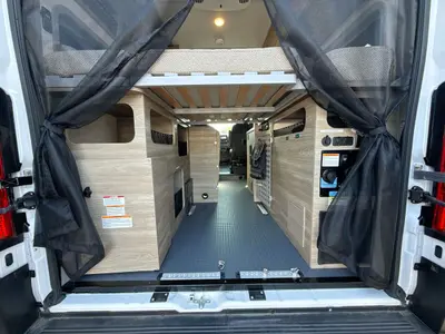 2025 Winnebago Solis photo 28