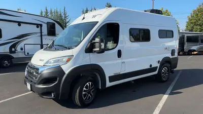 2025 Winnebago Solis photo 8
