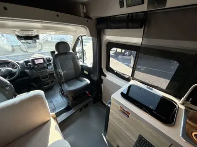 2025 Winnebago Solis photo 12
