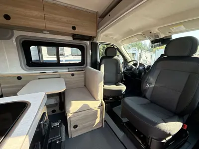 2025 Winnebago Solis photo 42