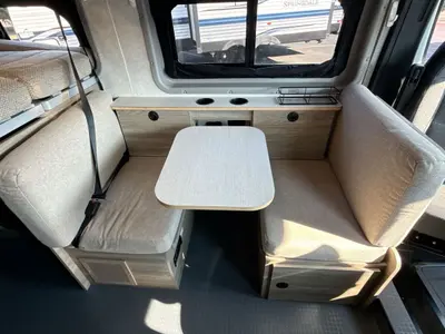 2025 Winnebago Solis photo 41