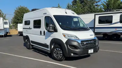 2025 Winnebago Solis photo 6