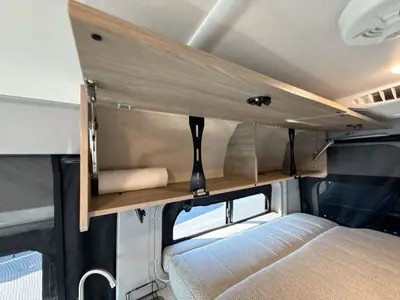 2025 Winnebago Solis photo 31