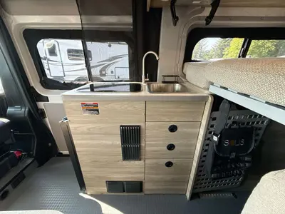 2025 Winnebago Solis photo 36