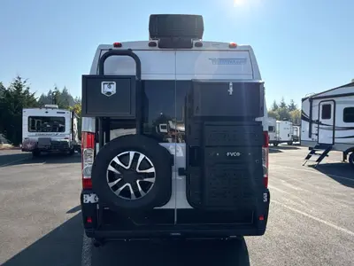 2025 Winnebago Solis photo 27
