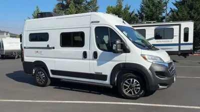 2025 Winnebago Solis photo 5
