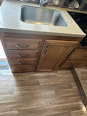 2018 THOR MOTOR COACH QUANTUM photo 26