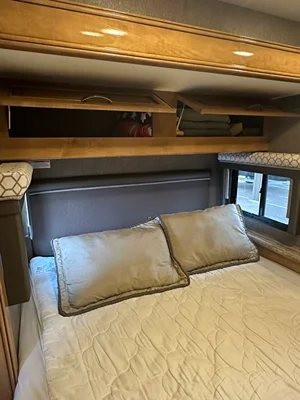 2018 THOR MOTOR COACH QUANTUM photo 42