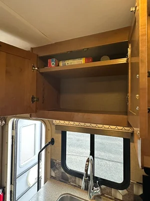 2018 THOR MOTOR COACH QUANTUM photo 30