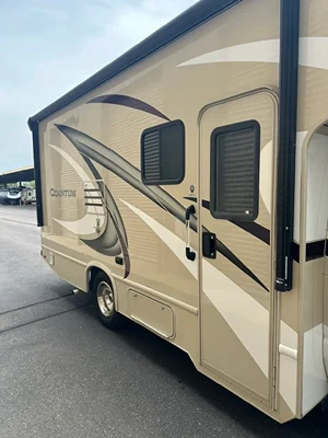 2018 THOR MOTOR COACH QUANTUM photo 6