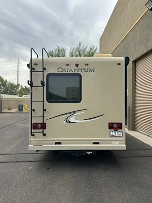 2018 THOR MOTOR COACH QUANTUM photo 4