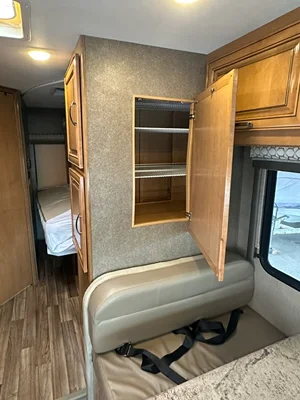2018 THOR MOTOR COACH QUANTUM photo 20