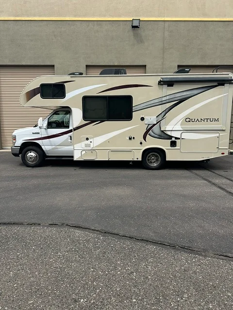 2018 THOR MOTOR COACH QUANTUM exterior