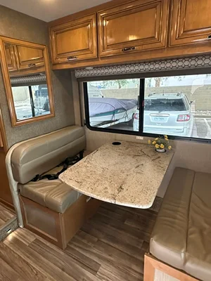2018 THOR MOTOR COACH QUANTUM photo 19