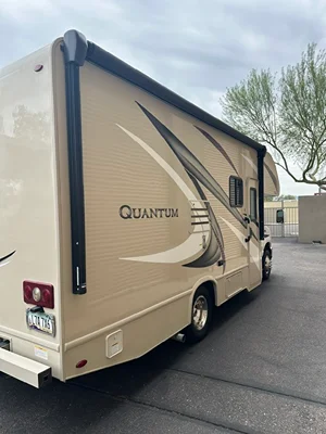 2018 THOR MOTOR COACH QUANTUM photo 5