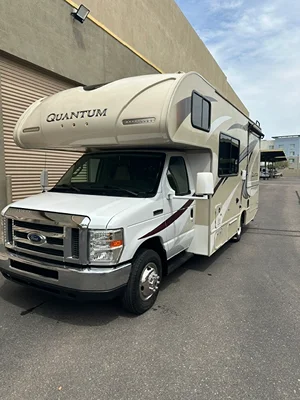 2018 THOR MOTOR COACH QUANTUM photo 3