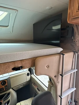 2018 THOR MOTOR COACH QUANTUM photo 16