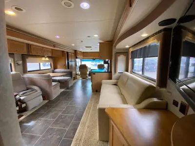 2010 Winnebago Journey photo 47