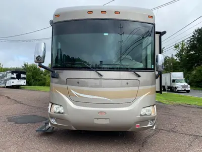 2010 Winnebago Journey photo 2