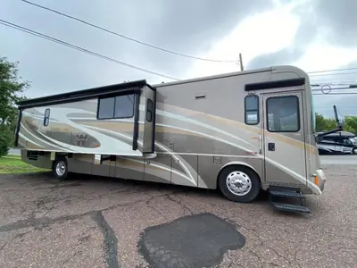 2010 Winnebago Journey photo 13