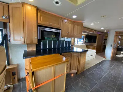 2010 Winnebago Journey photo 16
