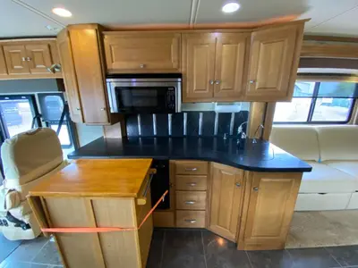 2010 Winnebago Journey photo 20