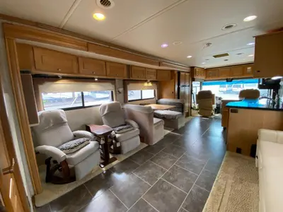 2010 Winnebago Journey photo 48